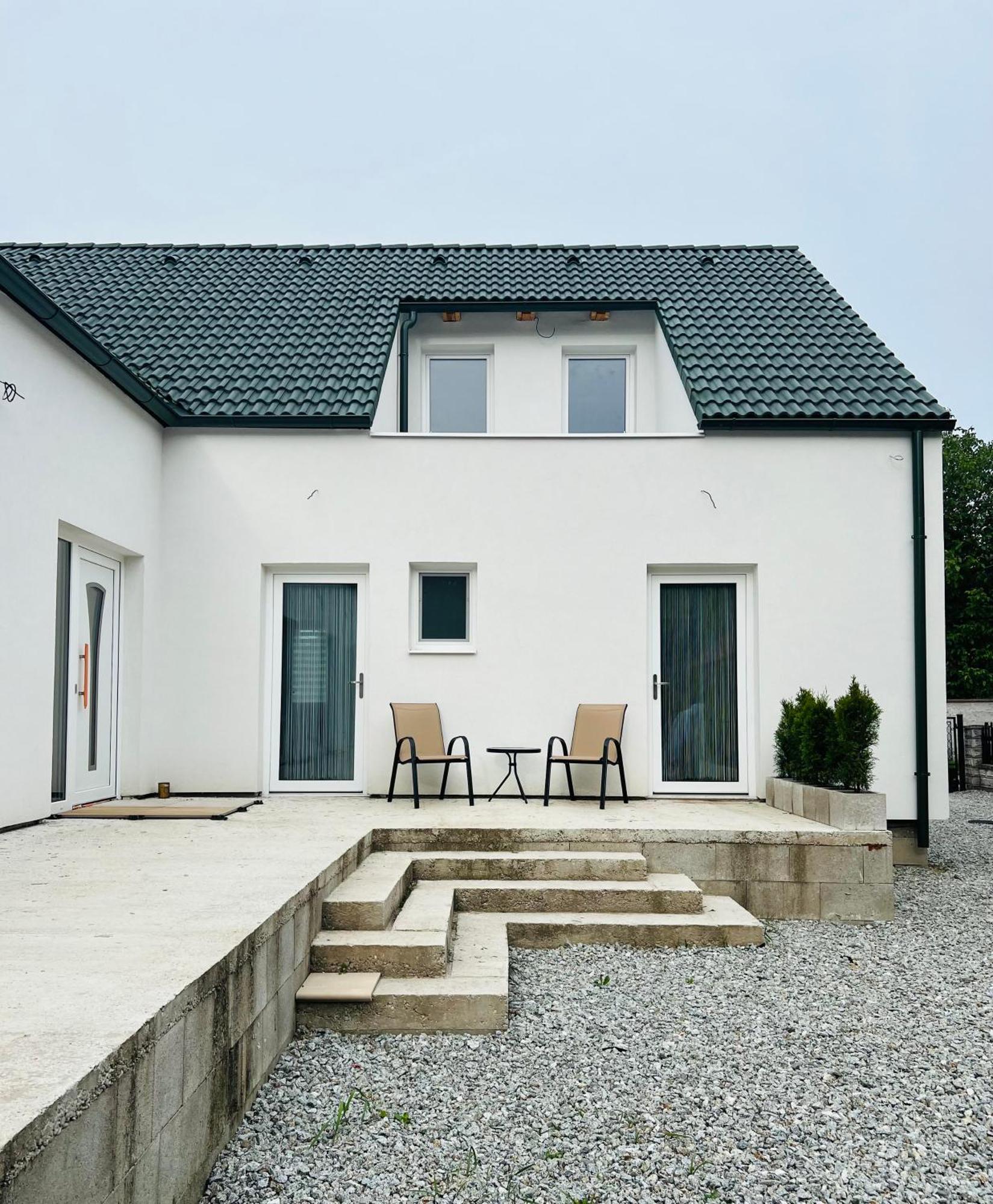 2 Moderne Apartmany 19 A 95 V Sukromi V Centre Mesta Turcianske Teplice Luaran gambar