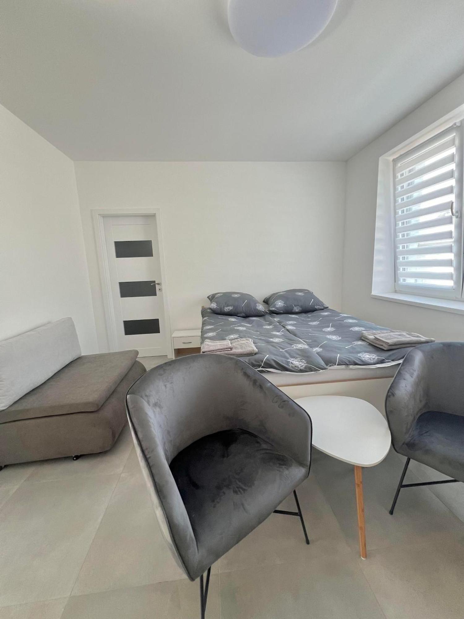 2 Moderne Apartmany 19 A 95 V Sukromi V Centre Mesta Turcianske Teplice Luaran gambar
